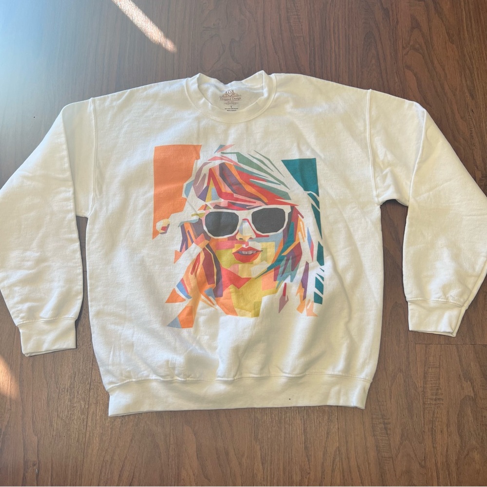 Taylor Swift Graphic Crewneck Sweatshirt Size Large